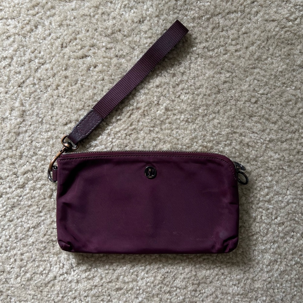 Lululemon Curved Wristlet